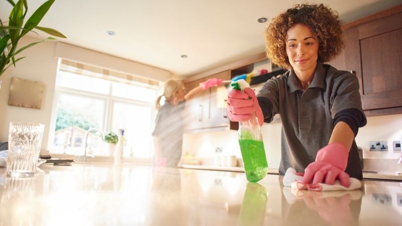Küche richtig reinigen: Einfache Tipps zur Keimfreiheit