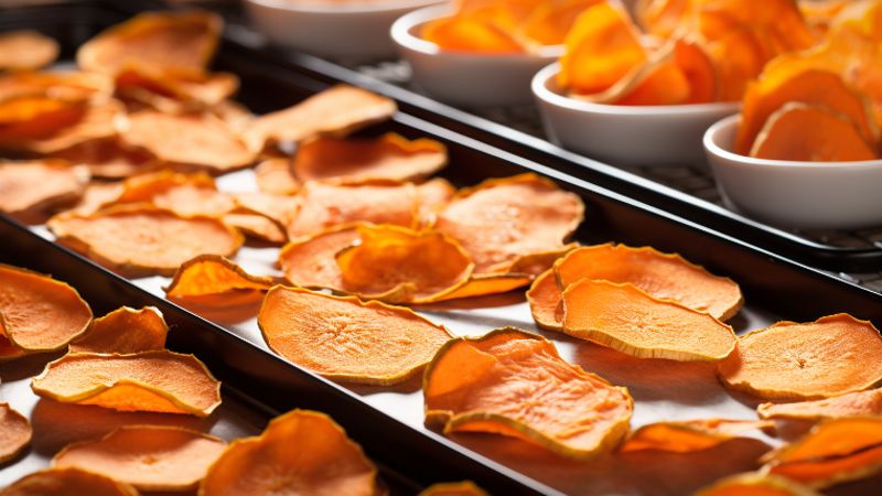 Süßkartoffelchips selber machen - knuspriger Snack aus dem Dörrautomaten